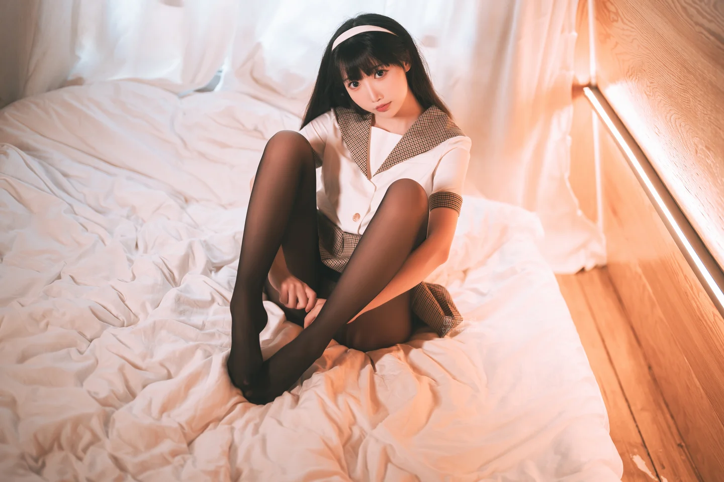 面饼仙儿 - JK黑丝露营 [40P-499MB] tg@simisebaisi 【丝足阁】028.webp